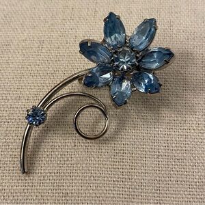 Vintage Blue Rhinestone Flower Brooch Silver Tone Floral Spray Pin